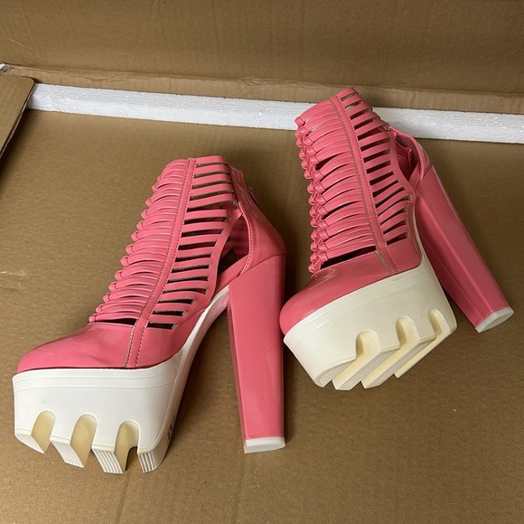 ‼️Damaged‼️ FRH Platform Lug Heels - Size 6.5 - Picture 3 of 14